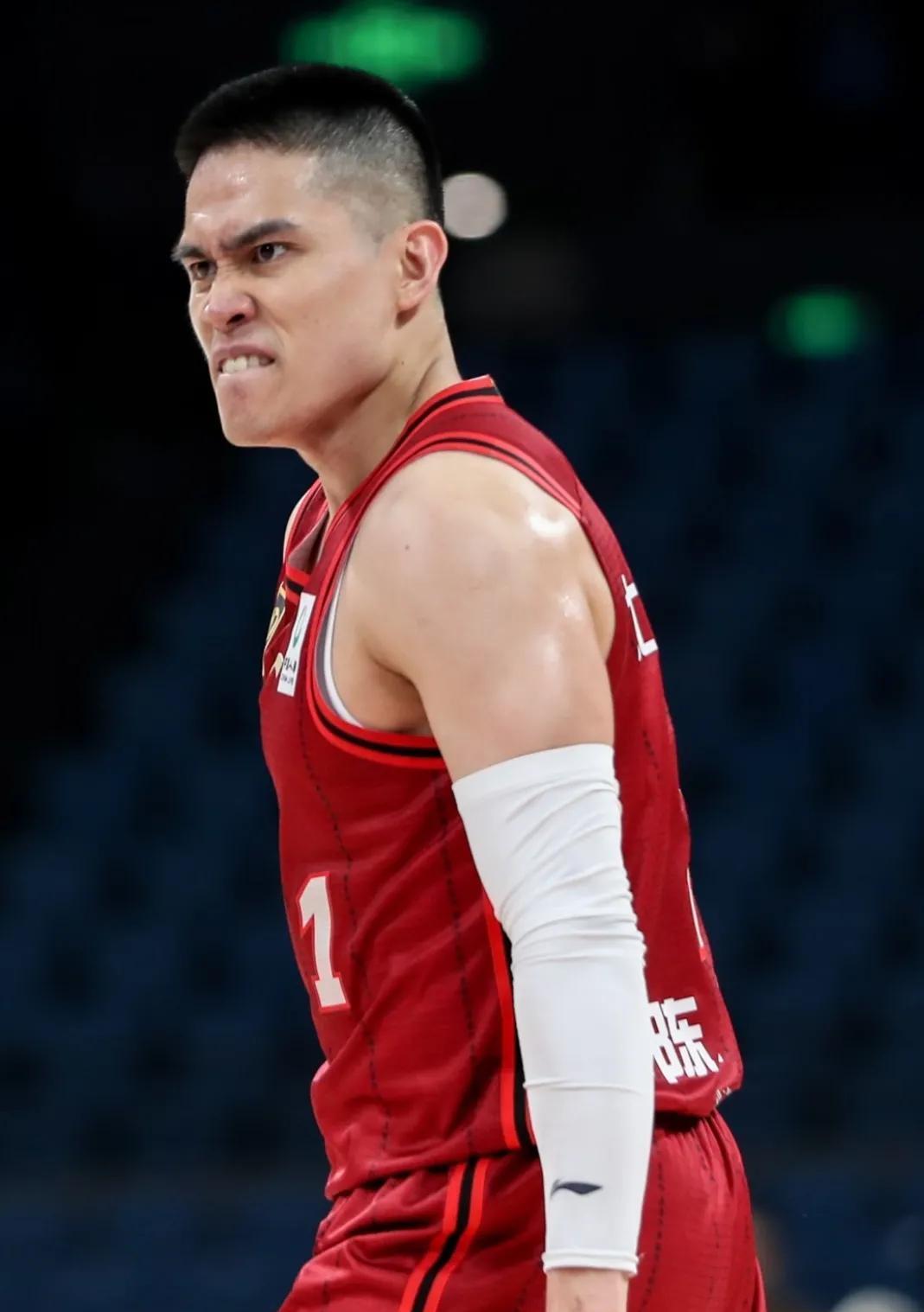 激烈对抗不断升级,CBA联赛赛场火药味十足的简单介绍 激烈对抗不断升级,CBA联赛赛场火药味十足的简单介绍