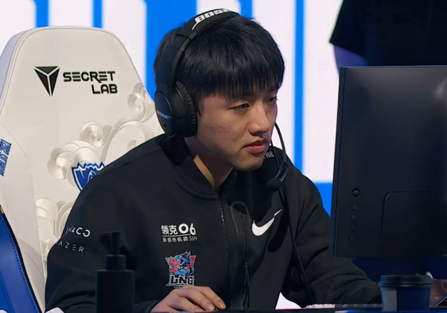 开云体育app-PSG轻取FPX，Zeus单局斩获MVP强强对话小组赛，引爆全场热议的简单介绍